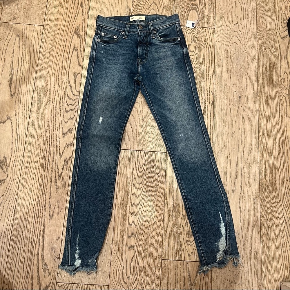 NWT GAP Straight Leg Jeans
